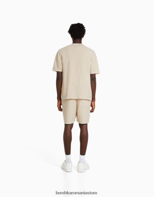 Bershka bărbați Set cămașă din tricot texturat și bermudă cremă Z86D3440 îmbrăcăminte