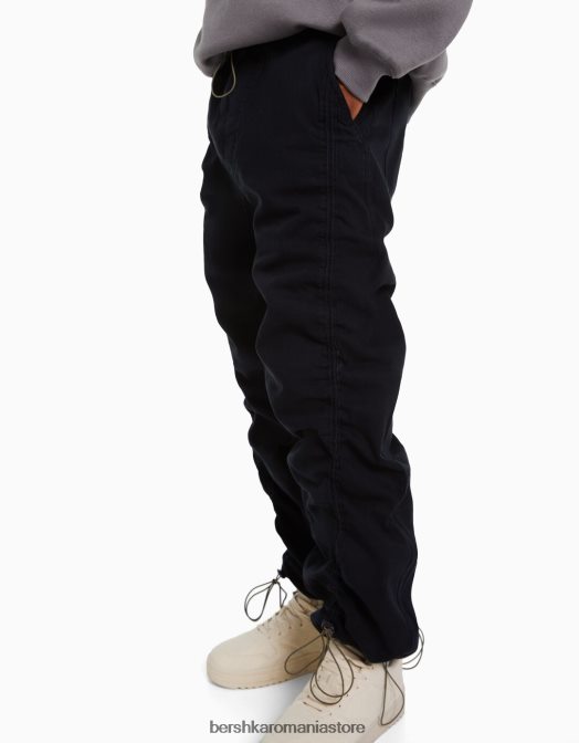 Bershka bărbați blugi transpirați cu parașuta adunați negru Z86D3114 îmbrăcăminte