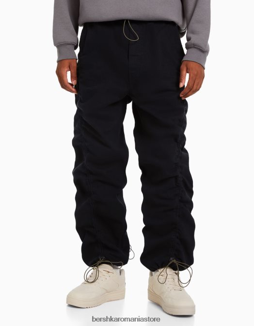 Bershka bărbați blugi transpirați cu parașuta adunați negru Z86D3114 îmbrăcăminte