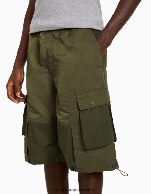 Bershka bărbați pantaloni scurti cargo cu parașuta din nailon kaki Z86D3282 îmbrăcăminte