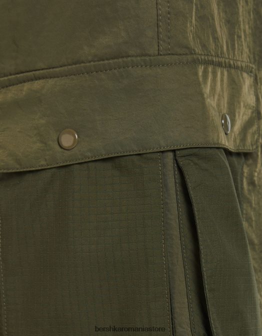 Bershka bărbați pantaloni scurti cargo cu parașuta din nailon kaki Z86D3282 îmbrăcăminte