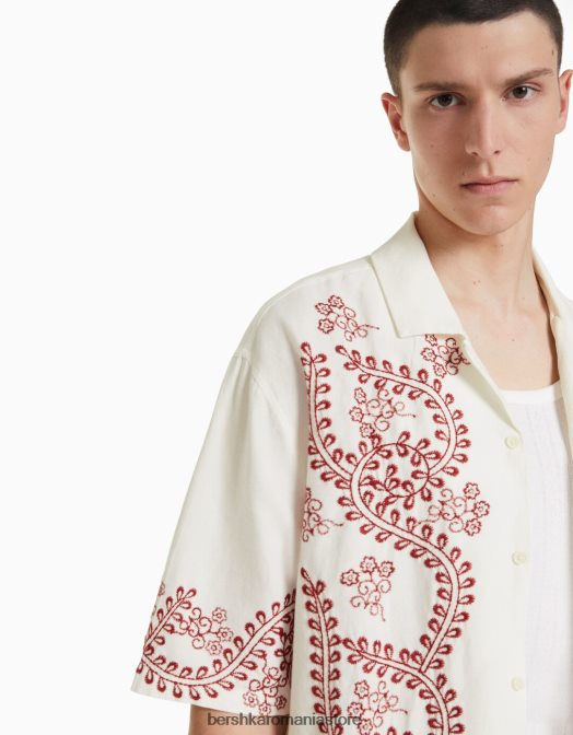 Bershka bărbați camasa cu maneca scurta brodata cu in aproape alb Z86D2858 îmbrăcăminte