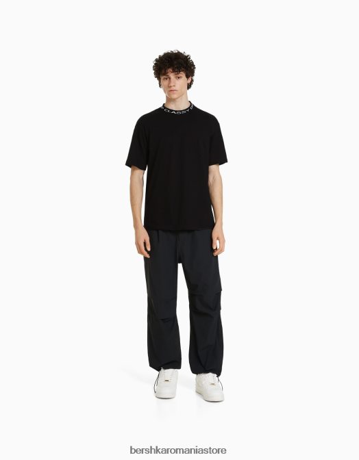 Bershka bărbați tricou boxy cu maneca scurta, cu gat imprimat negru Z86D2717 îmbrăcăminte