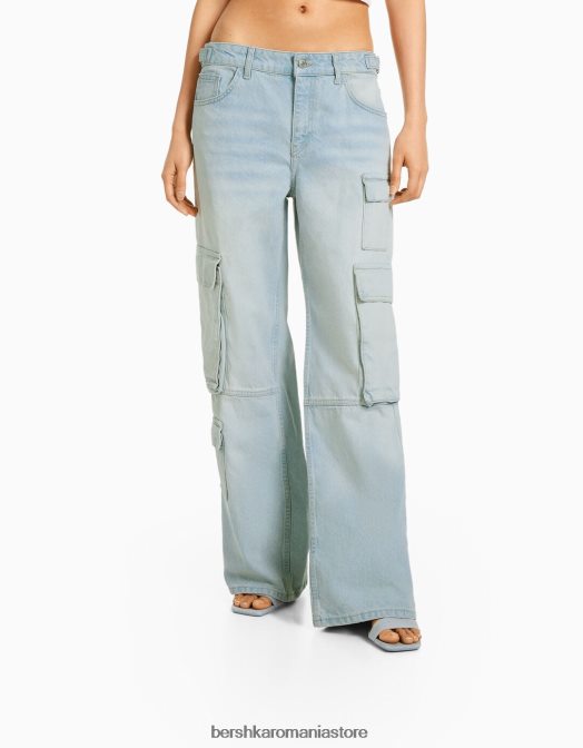 Bershka femei blugi cargo decolorați cu buzunare multiple albastru deschis Z86D1498 îmbrăcăminte