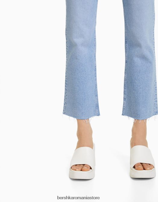 Bershka femei blugi evazați tăiați albastru deschis Z86D1548 îmbrăcăminte