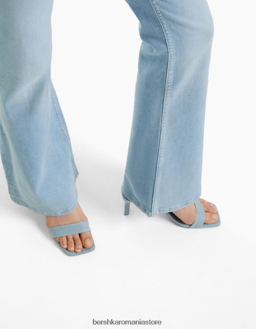 Bershka femei blugi evazati albastru deschis Z86D1491 îmbrăcăminte