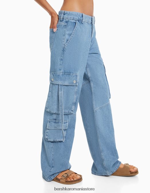 Bershka femei blugi cargo cu buzunare multiple albastru deschis Z86D1290 îmbrăcăminte