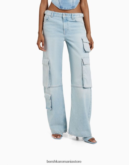 Bershka femei blugi cargo decolorați cu buzunare multiple albastru deschis Z86D1291 îmbrăcăminte