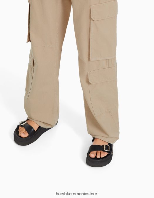 Bershka femei pantaloni cargo ajustabili cu buzunare multiple cămilă Z86D1289 îmbrăcăminte