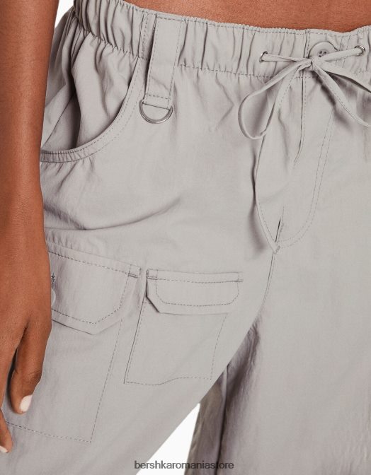 Bershka femei pantaloni cargo largi din nailon cu buzunare multiple exclusiv Z86D1333 îmbrăcăminte