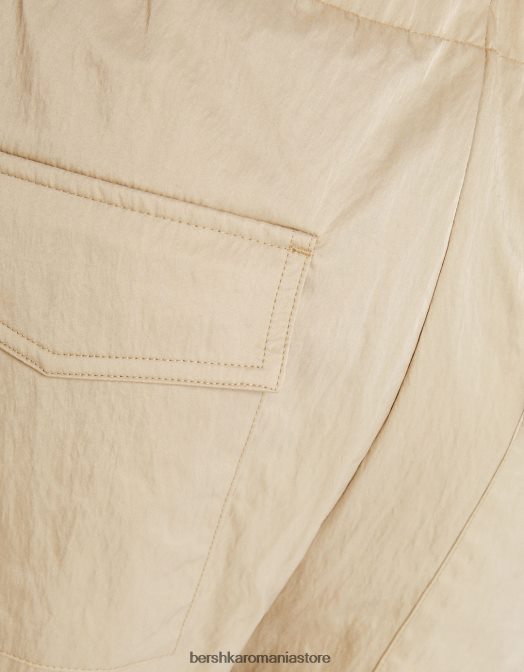 Bershka femei pantaloni cargo în amestec de nailon cămilă Z86D1356 îmbrăcăminte