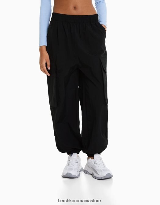 Bershka femei pantaloni de trening cargo din nailon cu buzunare negru Z86D1336 îmbrăcăminte