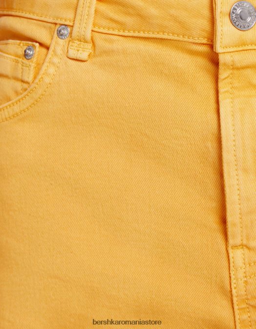 Bershka femei pantaloni scurți din twill confortabil cu tiv răsucite galben Z86D1697 îmbrăcăminte