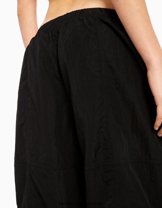Bershka femei pantaloni de nailon cu parașuta negru Z86D1331 îmbrăcăminte