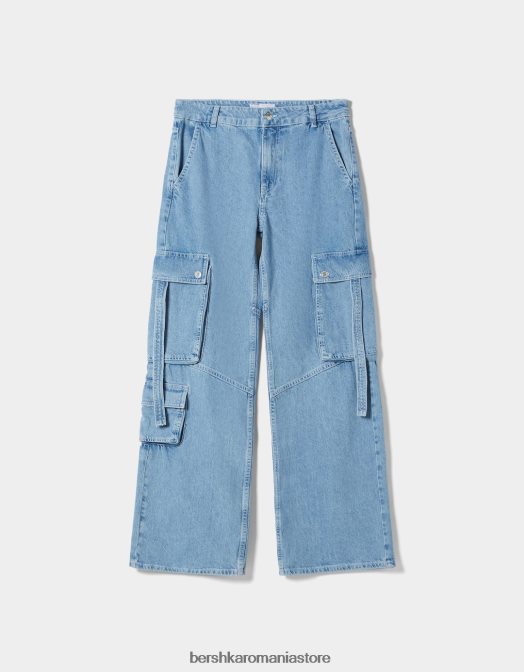 Bershka unisex blugi cargo cu buzunare multiple albastru deschis Z86D3914 îmbrăcăminte