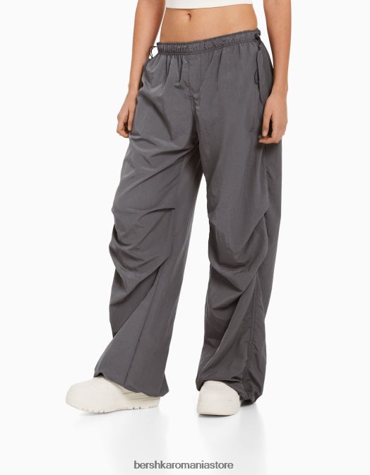 Bershka unisex pantaloni de jogging cu parașuta din nailon gri Z86D3895 îmbrăcăminte